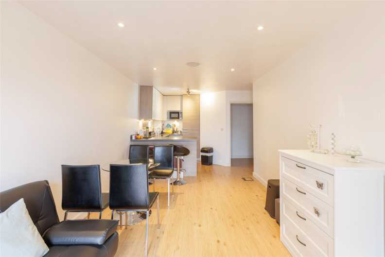 1 bedroom apartments/flats for sale in East Drive, Beaufort Park, Colindale - NW9 view 6