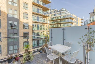 Longfield Avenue, Ealing - W5 view 7