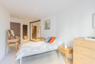 Longfield Avenue, Ealing - W5 view 14