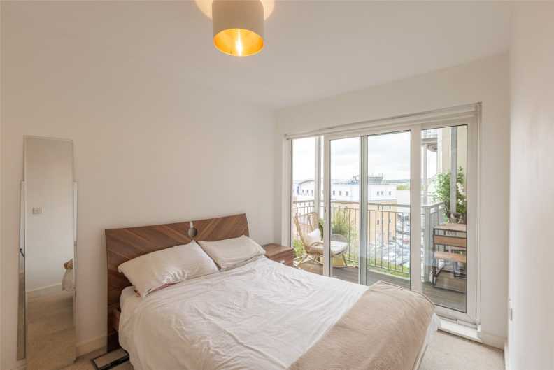 1 bedroom apartments/flats for sale in Boulevard Drive, Beaufort Park, Colindale - NW9 view 4