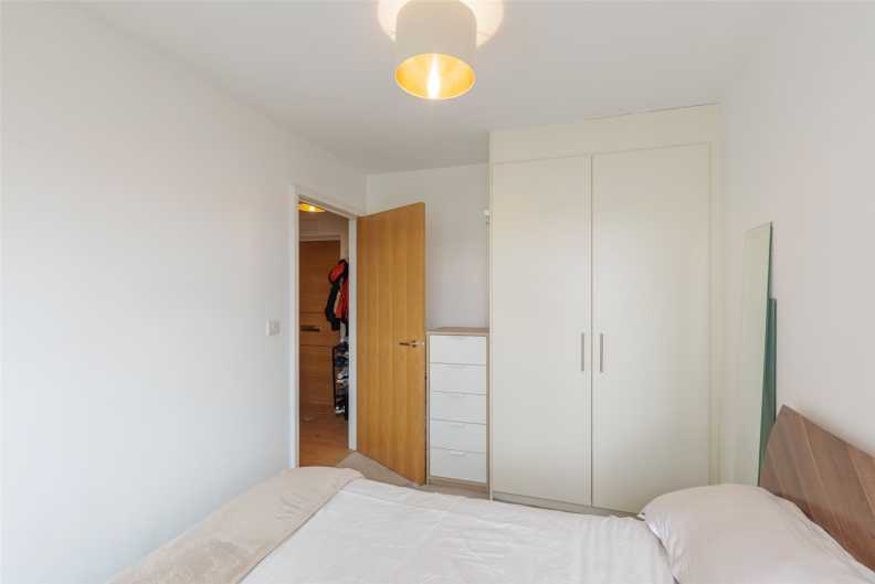 1 bedroom apartments/flats for sale in Boulevard Drive, Beaufort Park, Colindale - NW9 view 10