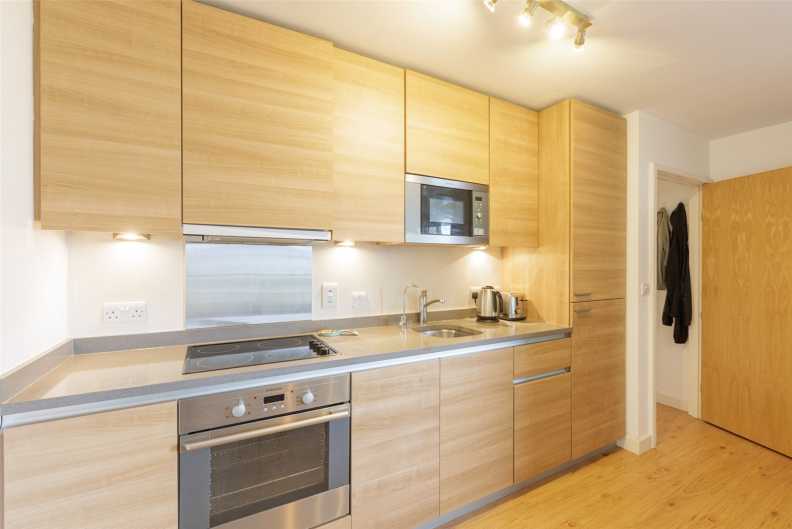 1 bedroom apartments/flats for sale in Boulevard Drive, Beaufort Park, Colindale - NW9 view 5