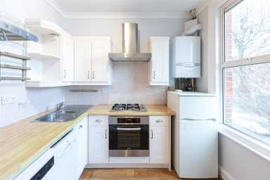 Summerlands Avenue, Acton - W3 view 3