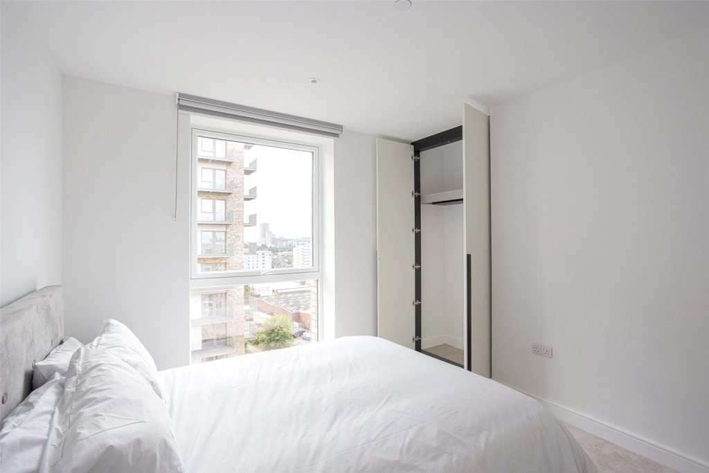 3 bedrooms apartments/flats for sale in Beresford Avenue, Wembley - HA0 view 3