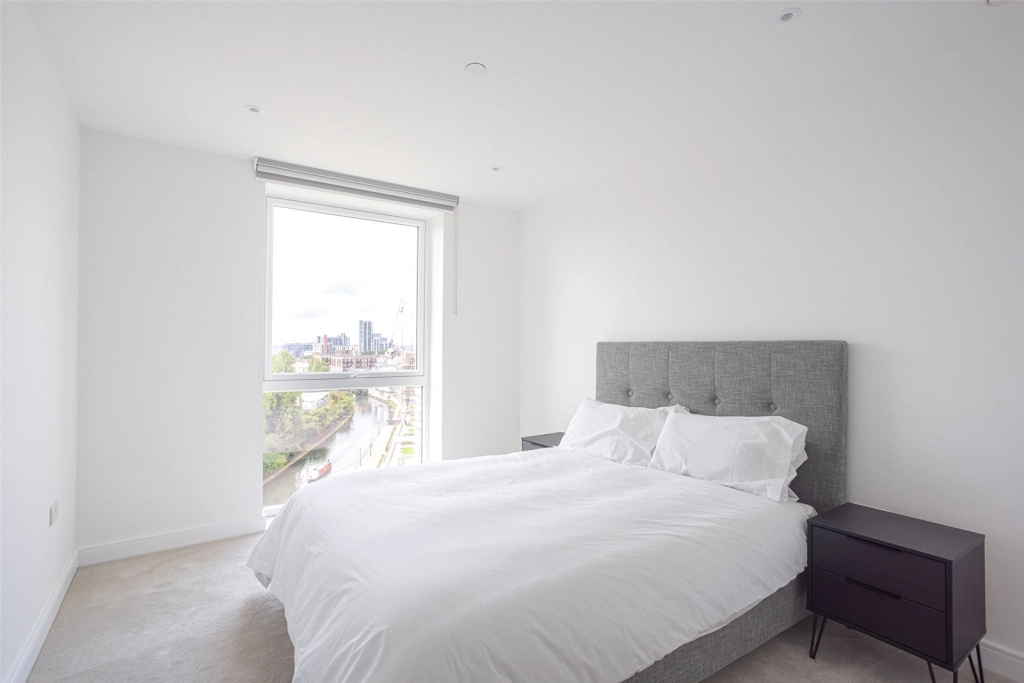 3 bedrooms apartments/flats for sale in Beresford Avenue, Wembley - HA0 view 6