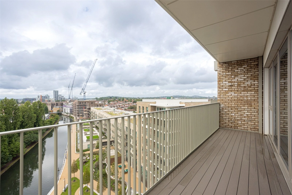 3 bedrooms apartments/flats for sale in Beresford Avenue, Wembley - HA0 view 9