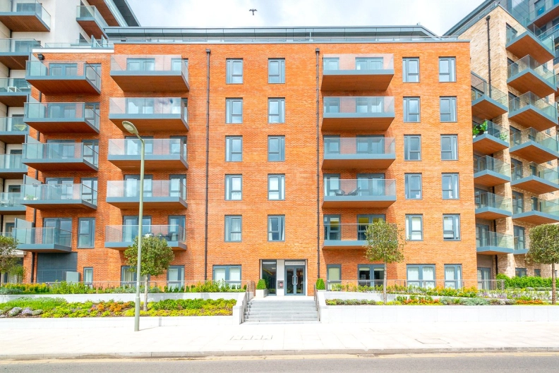 2 bedrooms apartments/flats to sale in Aerodrome Road, Beaufort Park, Colindale-image 4