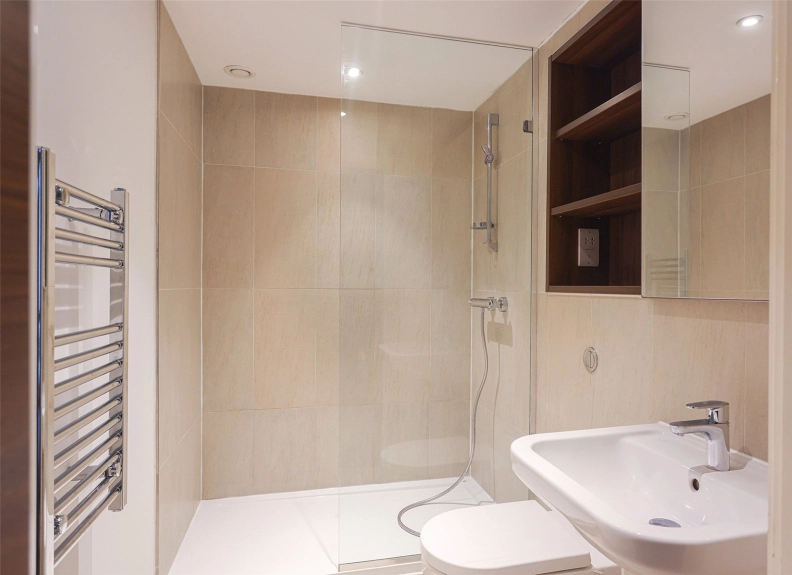 2 bedrooms apartments/flats to sale in Bromyard Avenue, East Acton-image 5