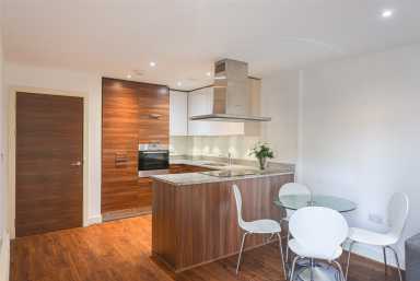 Bromyard Avenue, East Acton - W3 view 14