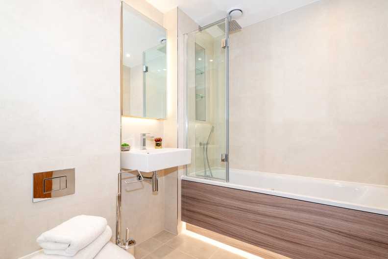 2 bedrooms apartments/flats to sale in Colindale Gardens, Colindale-image 12