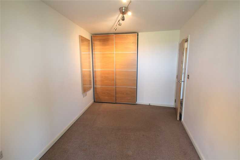 1 bedroom apartments/flats to sale in Lanacre Avenue, Colindale-image 6