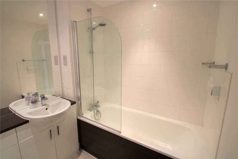 1 bedroom apartments/flats to sale in Lanacre Avenue, Colindale-image 7