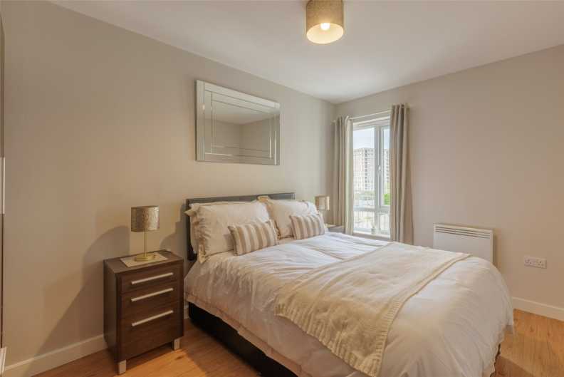 2 bedrooms apartments/flats for sale in Heritage Avenue, Beaufort Park, Colindale - NW9 view 5