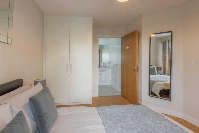 2 bedrooms apartments/flats for sale in Heritage Avenue, Beaufort Park, Colindale - NW9 view 8