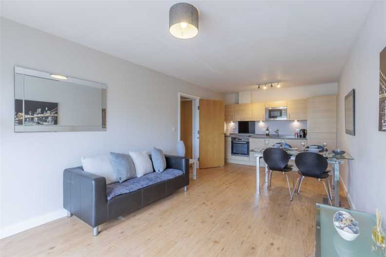 2 bedrooms apartments/flats for sale in Heritage Avenue, Beaufort Park, Colindale - NW9 view 10