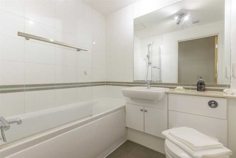 2 bedrooms apartments/flats for sale in Heritage Avenue, Beaufort Park, Colindale - NW9 view 7