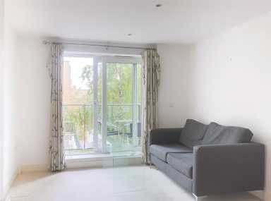 Bromyard Avenue, East Acton - W3 view 6