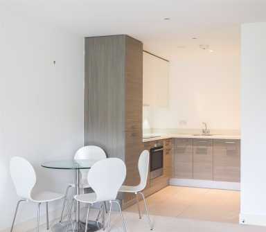 Bromyard Avenue, East Acton - W3 view 7
