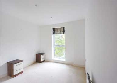 Bromyard Avenue, East Acton - W3 view 12