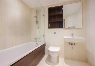 Bromyard Avenue, East Acton - W3 view 4