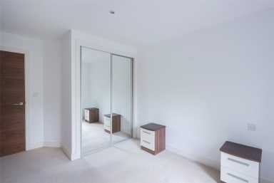 Bromyard Avenue, East Acton - W3 view 13