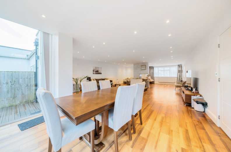 5 bedroom house for Sale in Corringway, Ealing, W5, London