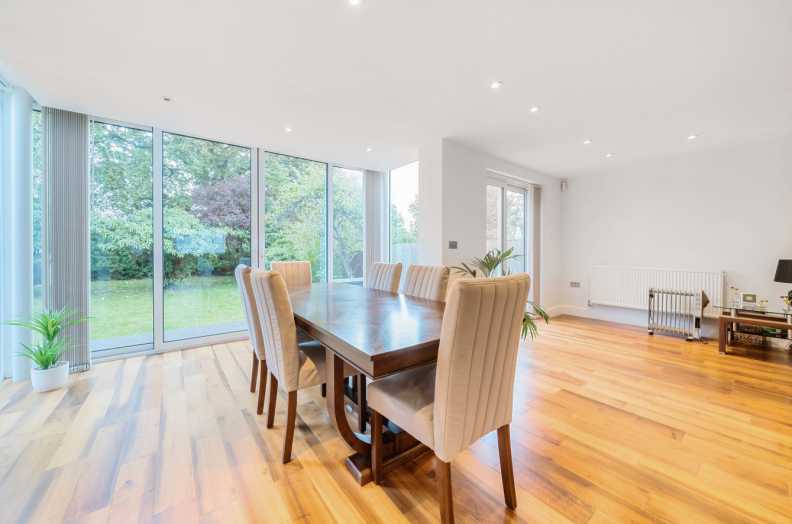 5 bedroom house for Sale in Corringway, Ealing, W5, London