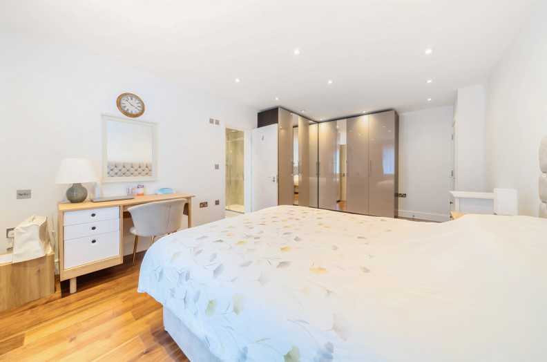 5 bedrooms houses to sale in Corringway, Ealing-image 7