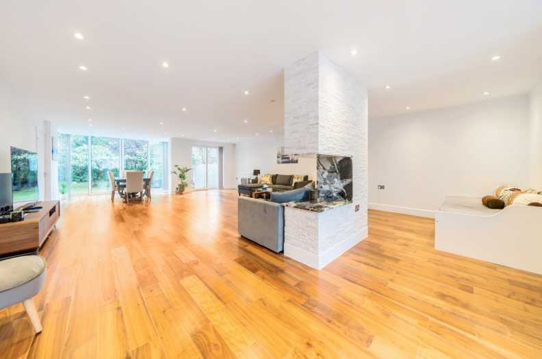 5 bedroom house for Sale in Corringway, Ealing, W5, London