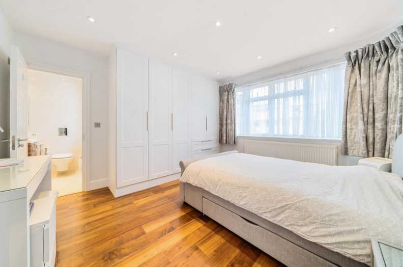 5 bedroom house for Sale in Corringway, Ealing, W5, London