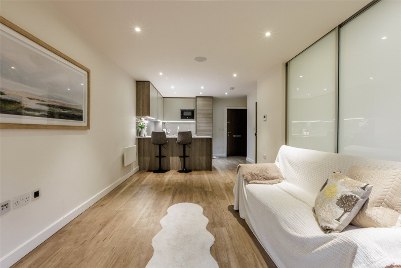 1 bedroom apartments/flats for sale in Boulevard Drive, Beaufort Park, Colindale - NW9 view 2