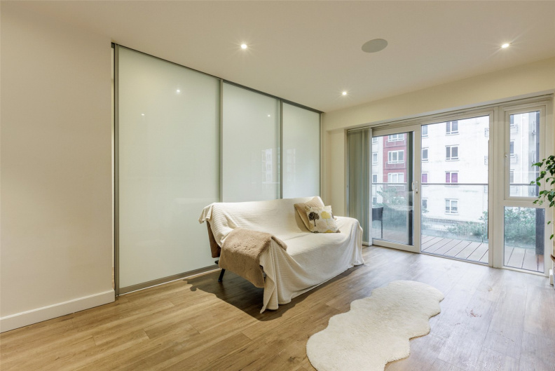 1 bedroom apartments/flats for sale in Boulevard Drive, Beaufort Park, Colindale - NW9 view 9
