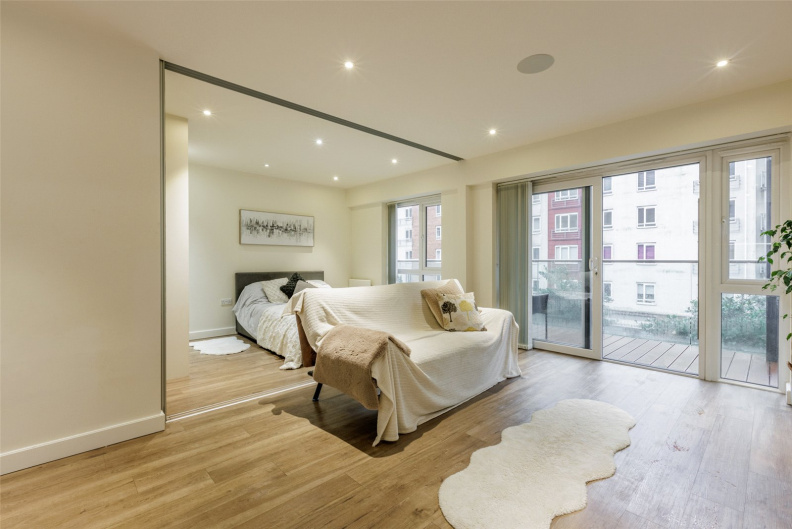 1 bedroom apartments/flats for sale in Boulevard Drive, Beaufort Park, Colindale - NW9 view 10