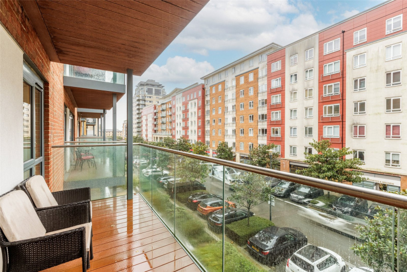 1 bedroom apartments/flats for sale in Boulevard Drive, Beaufort Park, Colindale - NW9 view 5