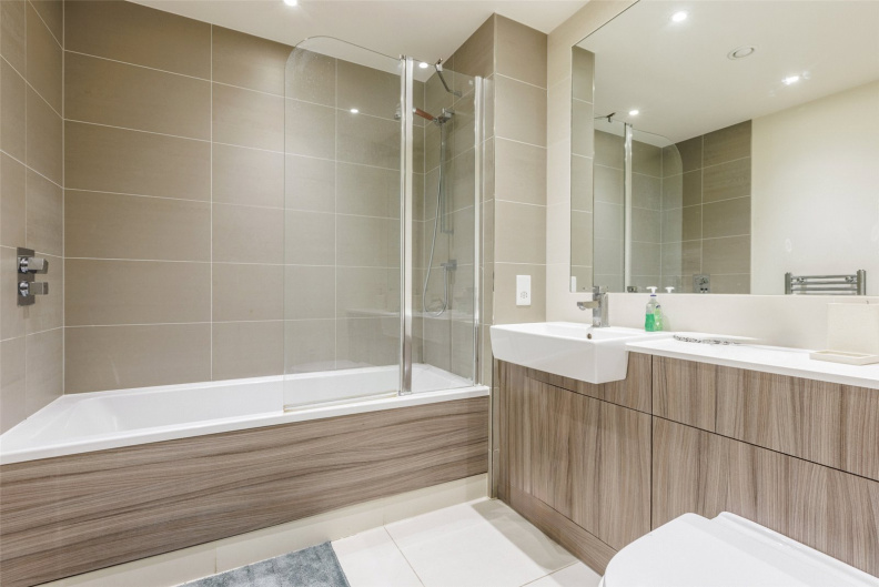 Studio apartments/flats for sale in Beaufort Square, Beaufort Park, Colindale - NW9 view 4