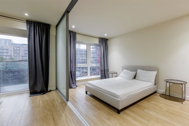 Studio apartments/flats to sale in Beaufort Square, Beaufort Park, Colindale-image 11