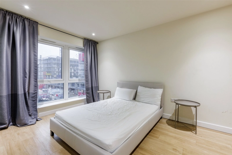Studio apartments/flats to sale in Beaufort Square, Beaufort Park, Colindale-image 3