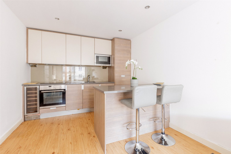 2 bedrooms apartments/flats for sale in Heritage Avenue, Beaufort Park, Colindale - NW9 view 9