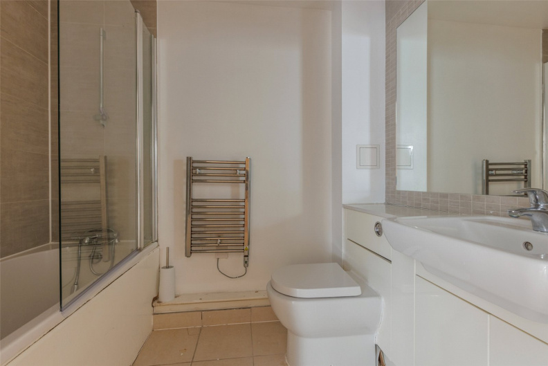 2 bedrooms apartments/flats for sale in Heritage Avenue, Beaufort Park, Colindale - NW9 view 5