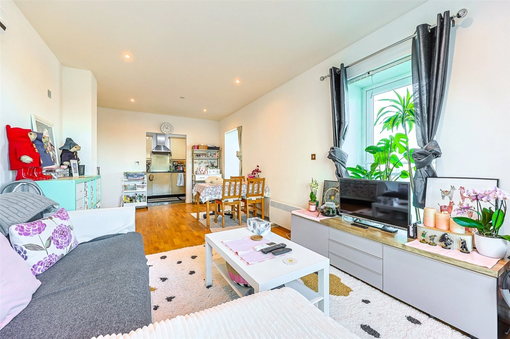 2 bedrooms apartments/flats for sale in Uxbridge Road, Ealing - W5 view 4