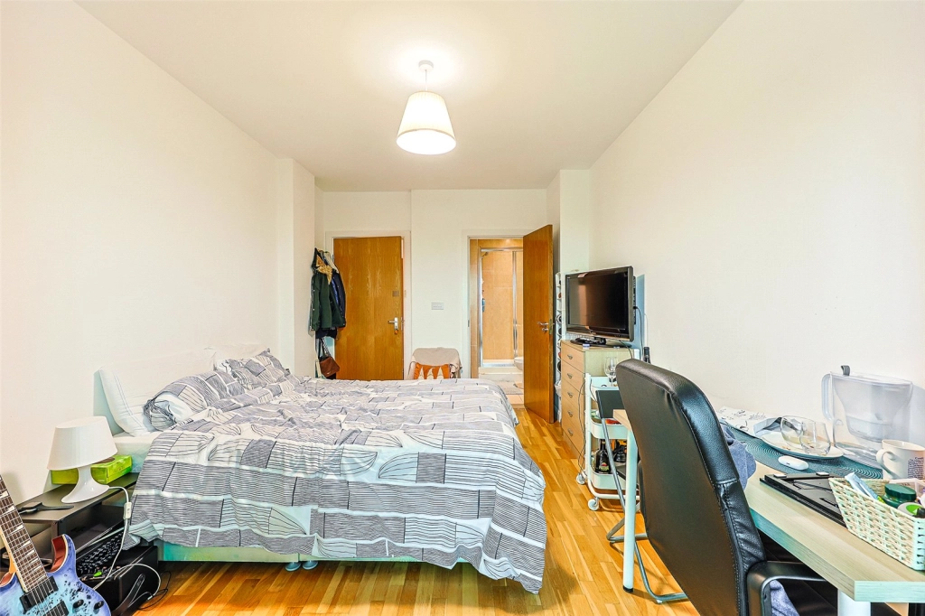 3 bedrooms apartments/flats for sale in Uxbridge Road, Ealing - W5 view 7