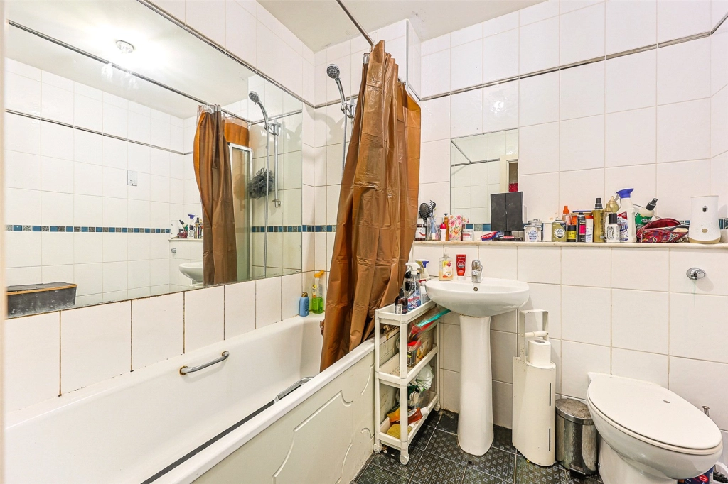 2 bedrooms apartments/flats for sale in Uxbridge Road, Ealing - W5 view 8