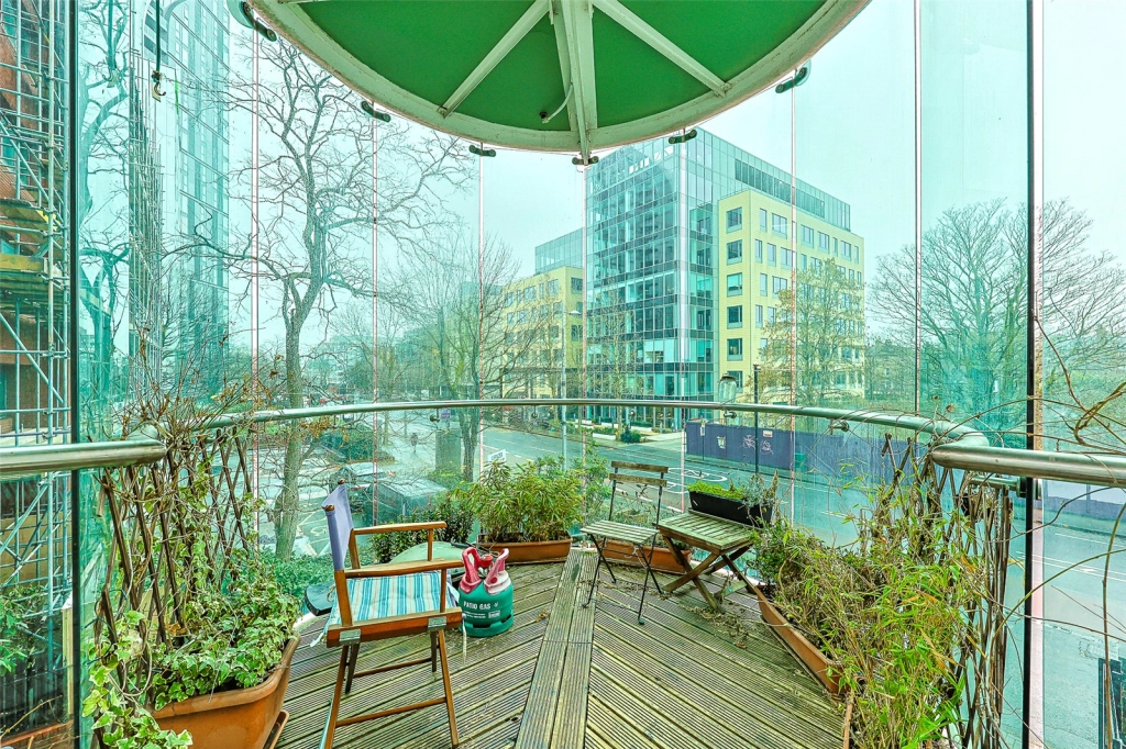 2 bedrooms apartments/flats for sale in Uxbridge Road, Ealing - W5 view 12