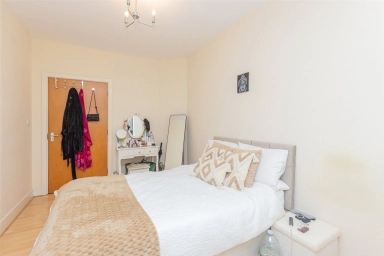 Brunswick Road, Ealing - W5 view 9