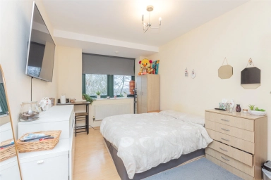 Brunswick Road, Ealing - W5 view 5