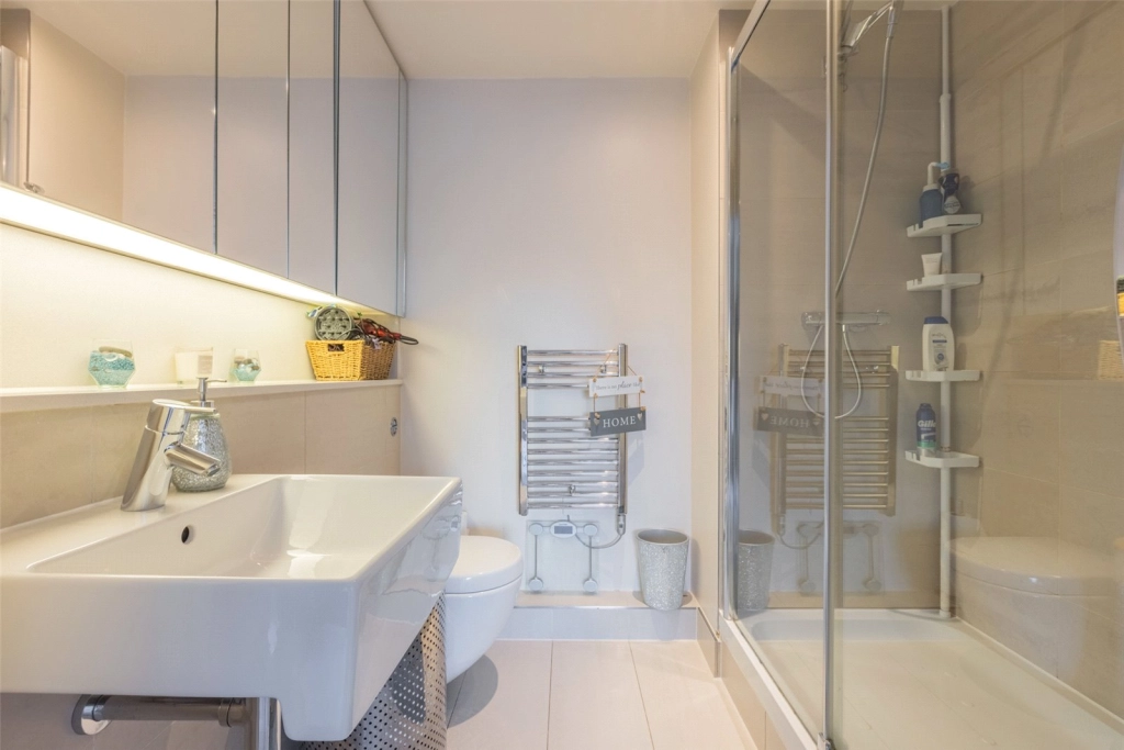 2 bedrooms apartments/flats for sale in Heritage Avenue, Beaufort Park, Colindale - NW9 view 15