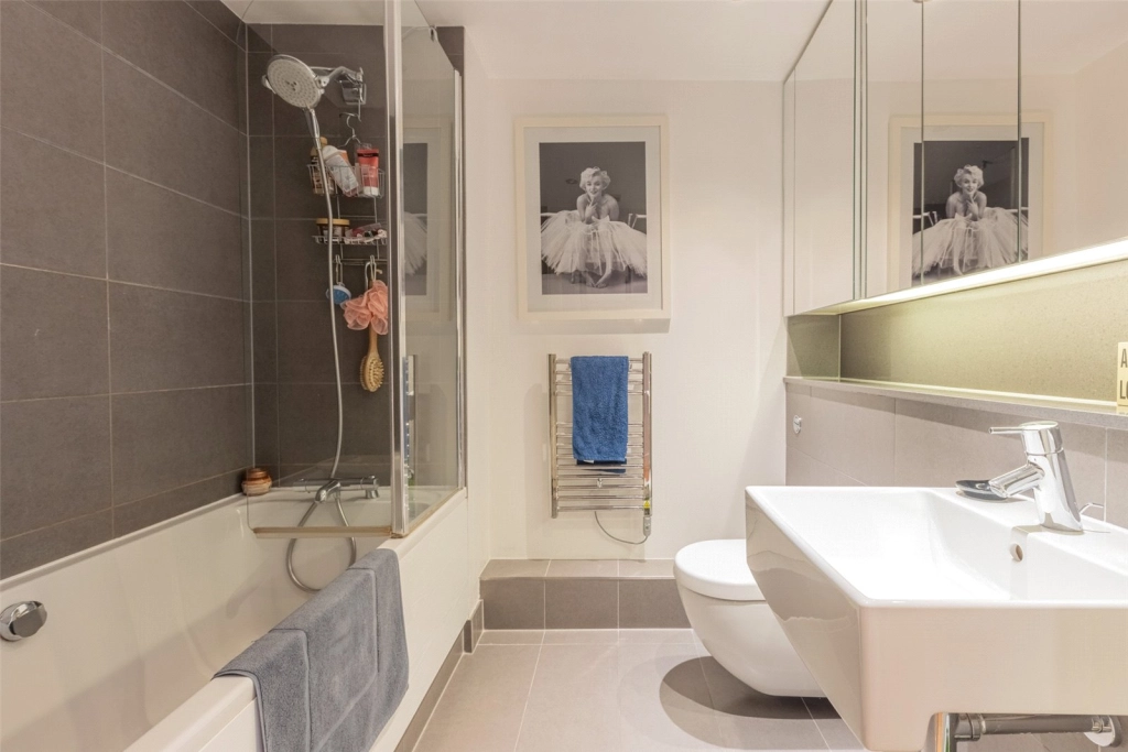 2 bedrooms apartments/flats for sale in Heritage Avenue, Beaufort Park, Colindale - NW9 view 10