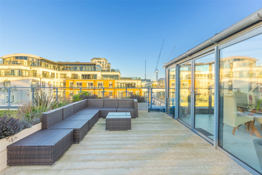 2 bedrooms apartments/flats for sale in Heritage Avenue, Beaufort Park, Colindale - NW9 view 21