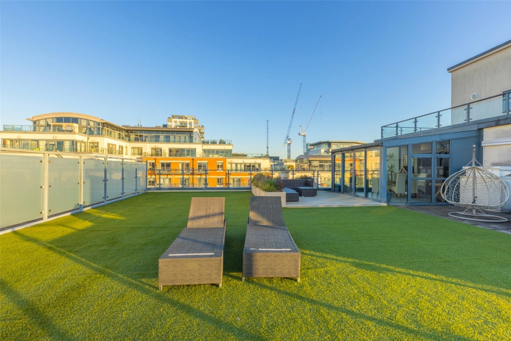 2 bedrooms apartments/flats for sale in Heritage Avenue, Beaufort Park, Colindale - NW9 view 24