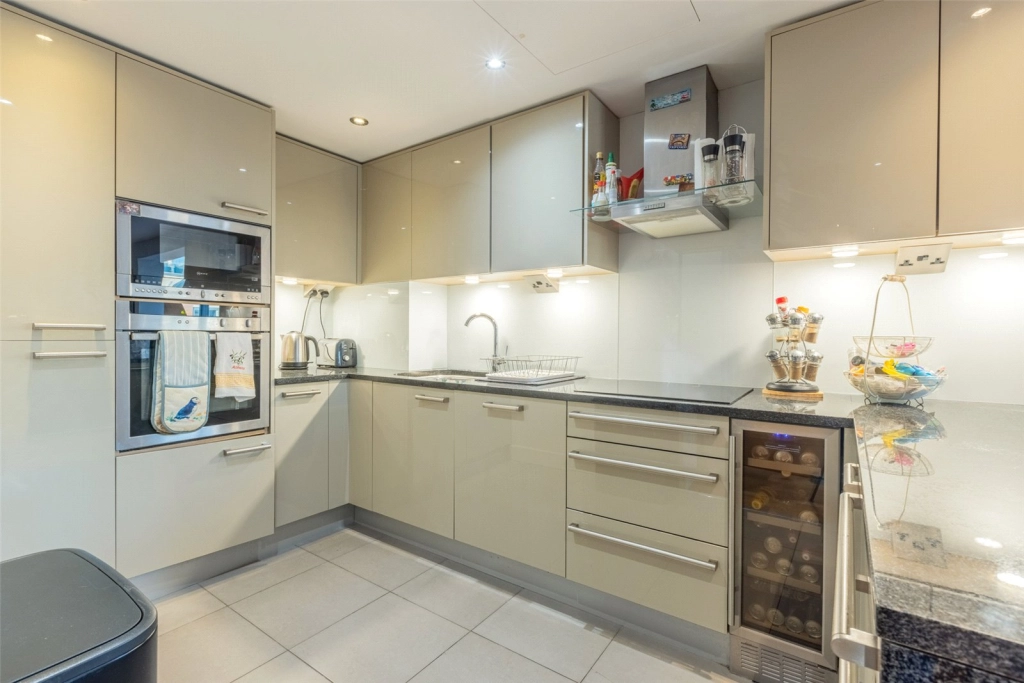 2 bedrooms apartments/flats for sale in Heritage Avenue, Beaufort Park, Colindale - NW9 view 9